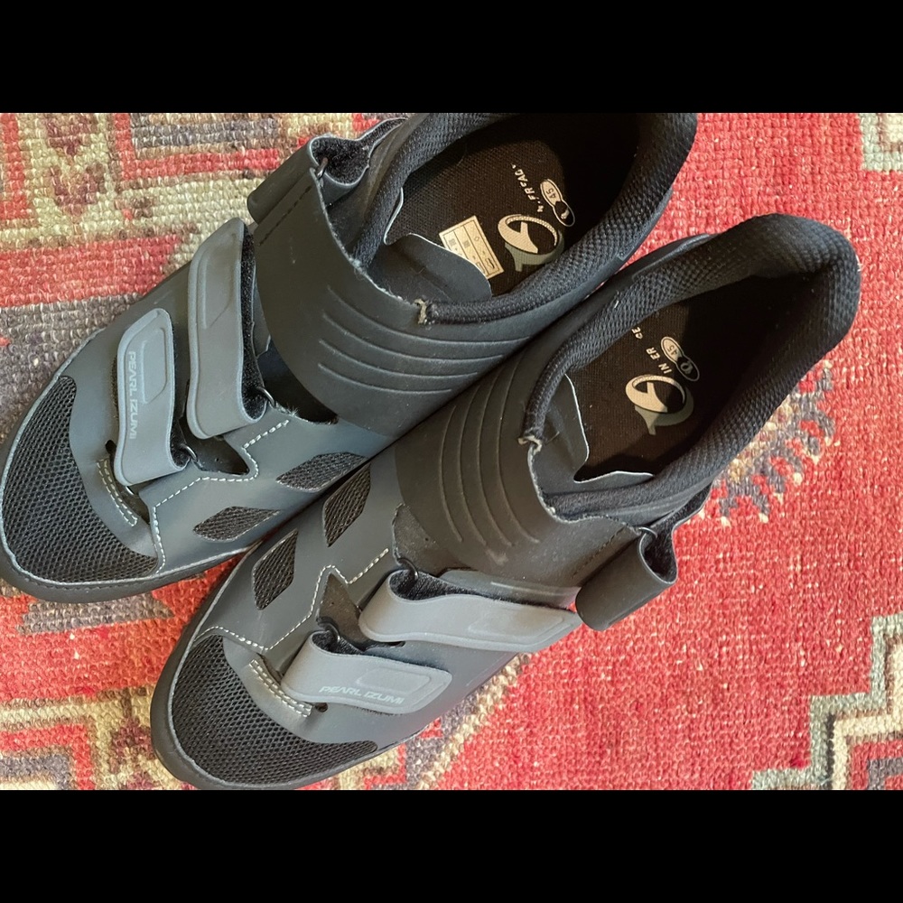 Izumi cycle shoes